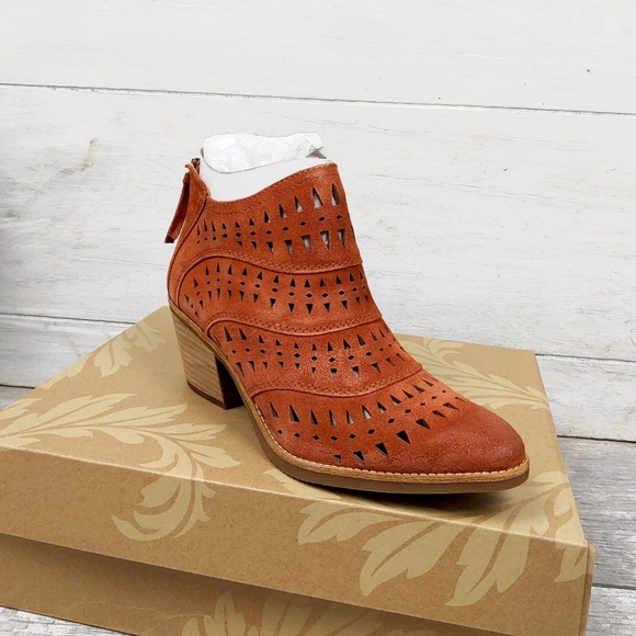 ■SOLD■NEW IN BOX- SOFFT SZ 10  SUEDE BOOTIE - Picture 5 of 10